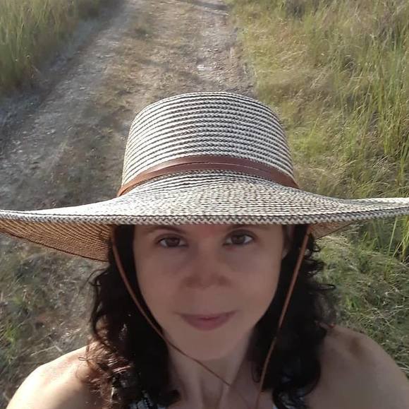 Meet your Posher, Martina - Picture 1 of 1